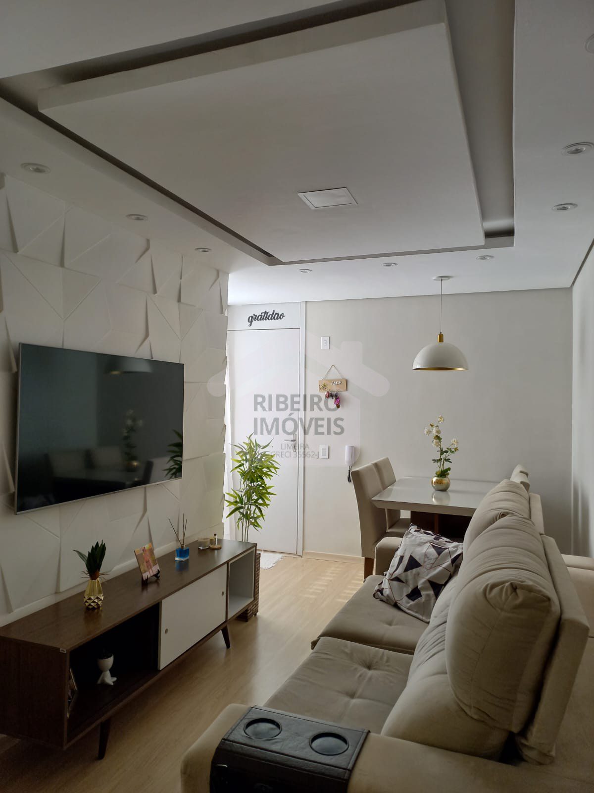 0dec42a8-505f-4c35-80a1-cd246918b53b