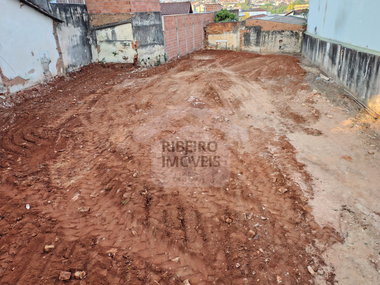 121b9d75-24c5-48f9-8e0d-2755c6f0e582