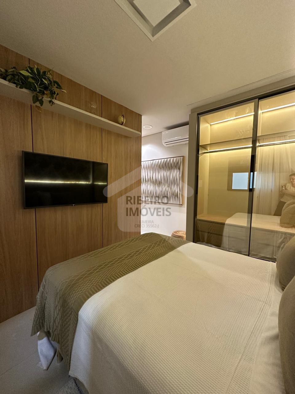 ff3d7c94-0599-49f1-a704-7cd9a2694add