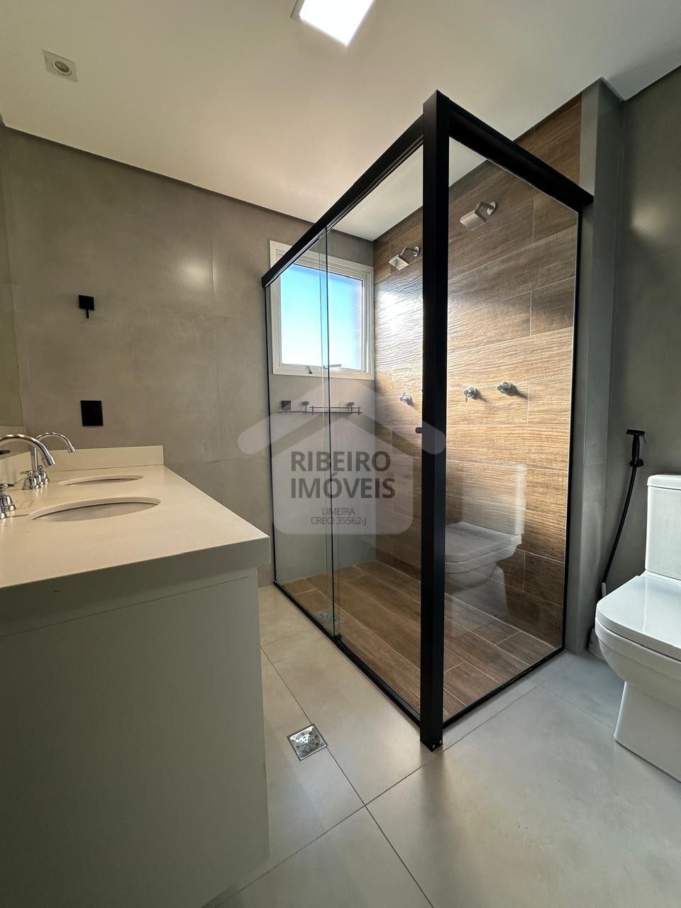 1f9587fe-b03b-45e7-807e-759cda79df00