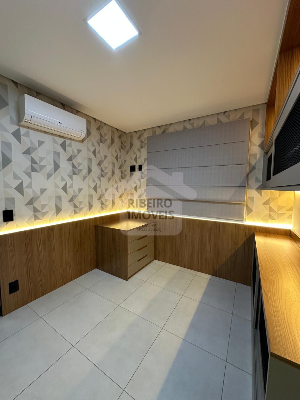 8a287a0c-f84a-4f89-8ad2-e47d244c2392