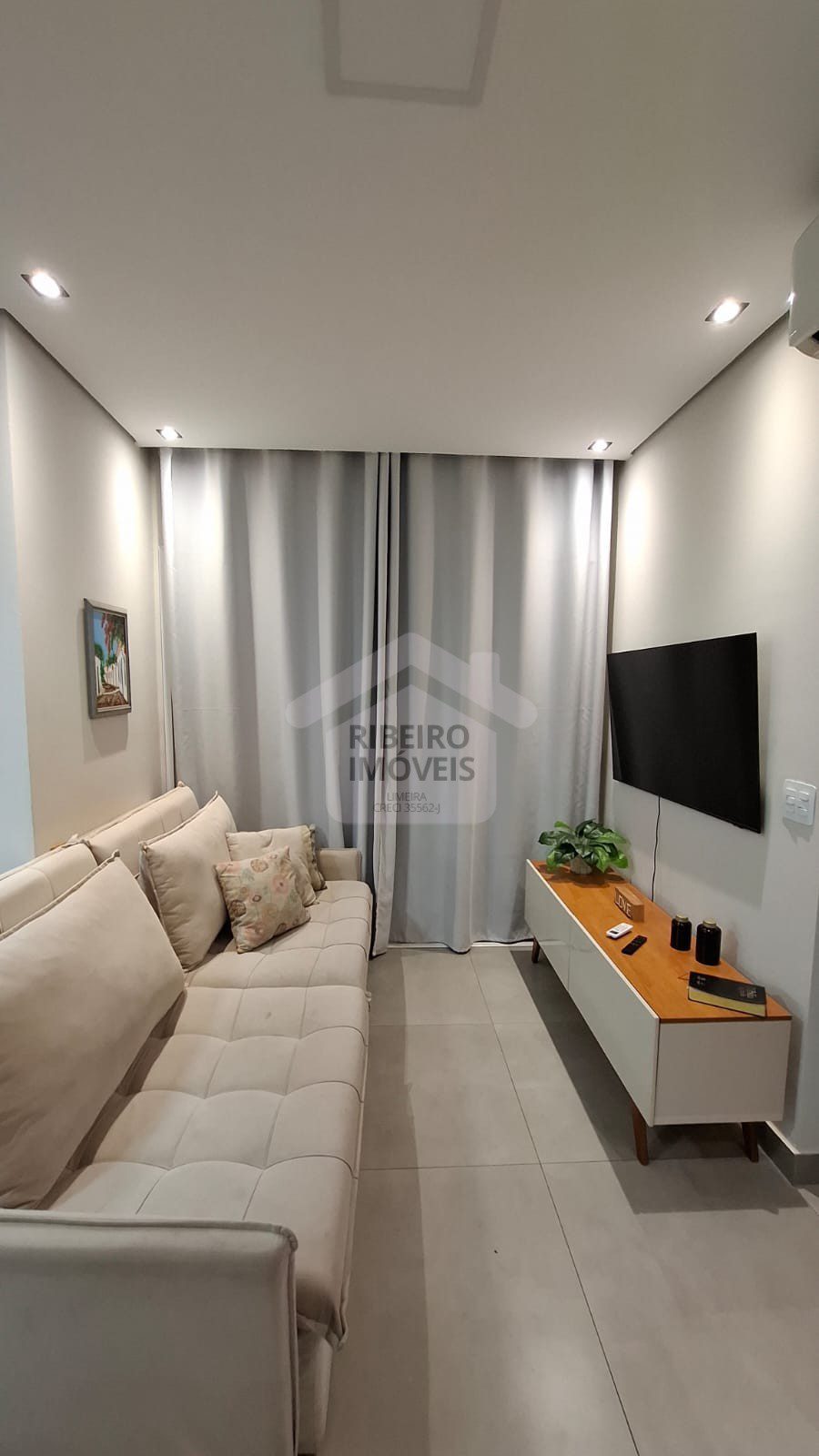 d09924a0-fb80-4db5-8a9e-3c1ee9086d66